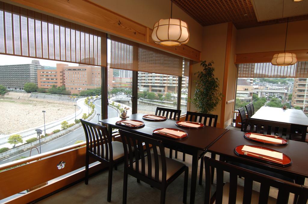 瓦卡米祖酒店 4* 宝塚市